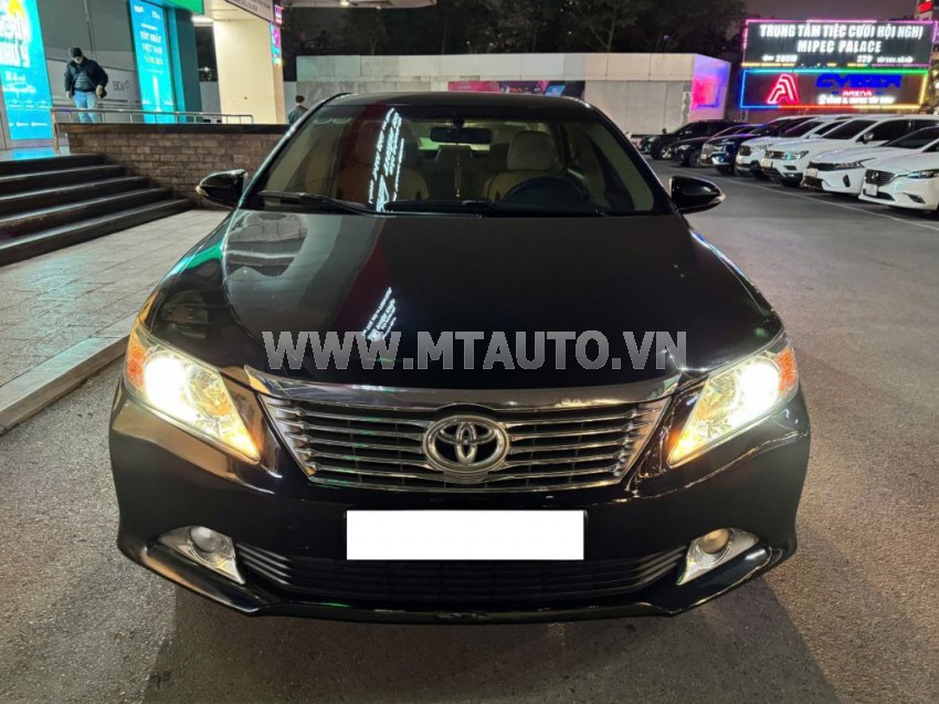 Toyota Camry 2.0E 2014