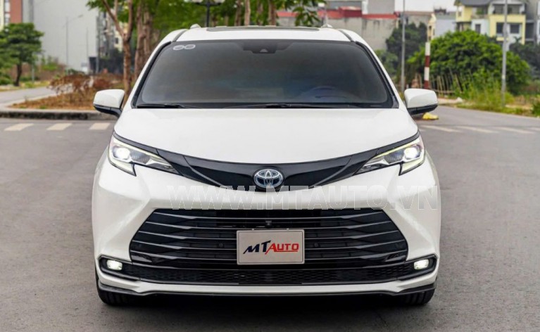 Toyota Sienna Platinum 2.5 AT 2021