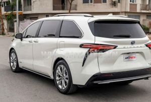 Xe Toyota Sienna Platinum 2.5 AT 2021