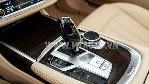 Xe BMW 7 Series 730Li 2016