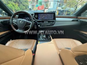 Xe Lexus ES 300h 2023