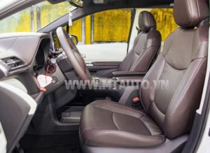 Xe Toyota Sienna Platinum 2.5 AT 2021