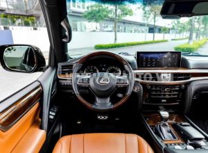Xe Lexus LX 570 2021