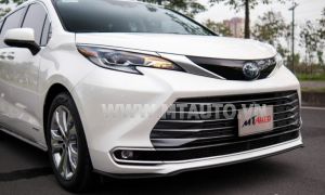 Xe Toyota Sienna Platinum 2.5 AT 2021