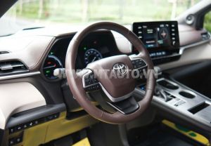 Xe Toyota Sienna Platinum 2.5 AT 2021