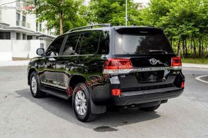 Xe Toyota Land Cruiser 5.7 V8 2019