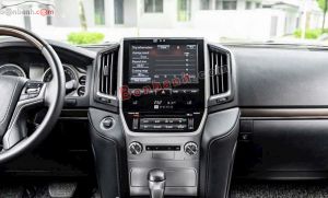 Xe Toyota Land Cruiser 5.7 V8 2019