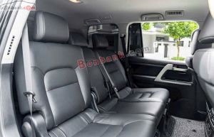 Xe Toyota Land Cruiser 5.7 V8 2019