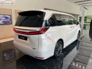 Xe Lexus LM 500h 2024