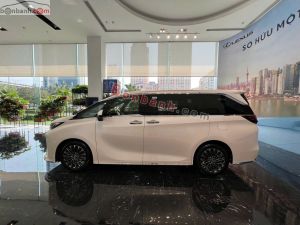 Xe Lexus LM 500h 2024