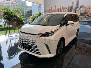 Xe Lexus LM 500h 2024