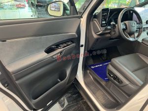 Xe Lexus LM 500h 2024