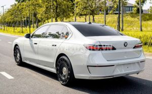 Xe BMW 7 Series 735i Pure Excellence 2023