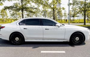 Xe BMW 7 Series 735i Pure Excellence 2023
