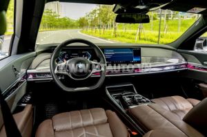 Xe BMW 7 Series 735i Pure Excellence 2023