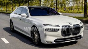 Xe BMW 7 Series 735i Pure Excellence 2023
