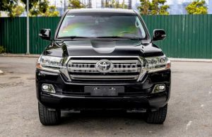 Xe Toyota Land Cruiser 4.6 V8 2021