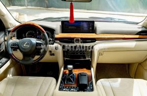 Xe Lexus LX 570 2016