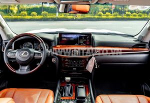 Xe Lexus LX 570 2021