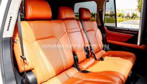 Xe Lexus LX 570 2021