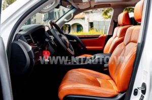 Xe Lexus LX 570 2021