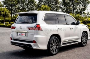 Xe Lexus LX 570 2021