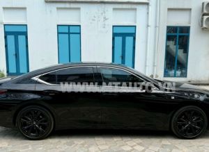 Xe Lexus ES 250 F Sport 2022