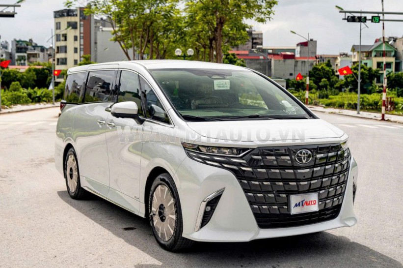 Alphard HEV 2.5 AT 2025