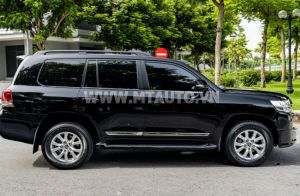 Xe Toyota Land Cruiser 5.7 V8 2019