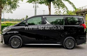 Xe Lexus LM 300h Royal Lounge 2020