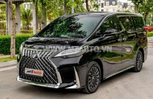 Xe Lexus LM 300h Royal Lounge 2020