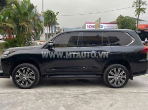 Xe Lexus LX 570 2021