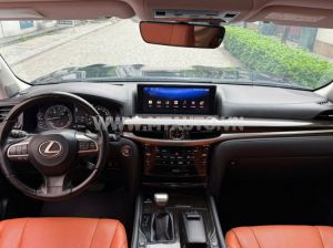 Xe Lexus LX 570 2021