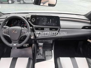 Xe Lexus ES 250 F Sport 2022