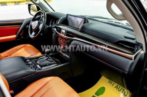 Xe Lexus LX 570 2021
