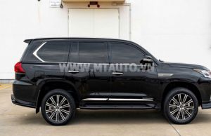 Xe Lexus LX 570 2021