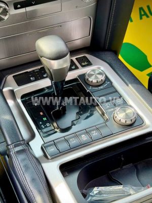 Xe Toyota Land Cruiser VX 4.6 V8 2019
