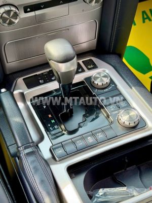 Xe Toyota Land Cruiser VX 4.6 V8 2019
