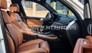 Xe BMW X7 xDrive40i M Sport 2019