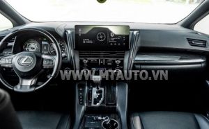 Xe Lexus LM 350 2021