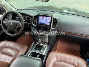Xe Toyota Land Cruiser 4.6 V8 2020