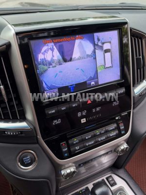 Xe Toyota Land Cruiser 4.6 V8 2020