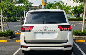 Xe Toyota Land Cruiser VX.R 3.5 V6 HEV 2026
