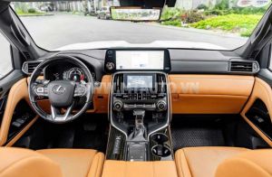 Xe Lexus LX 600 Urban 2024